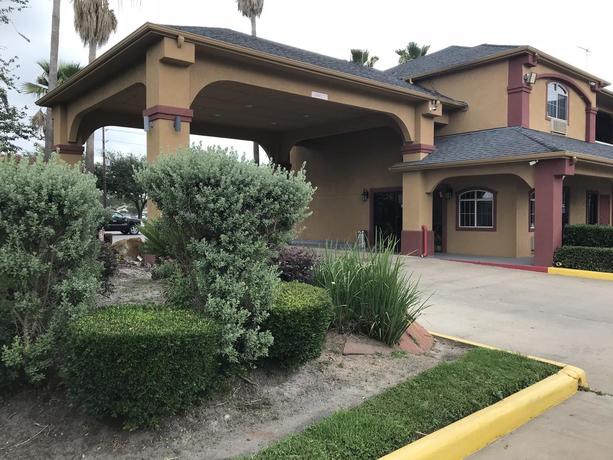 Camelot Inn And Suites Aldine Exterior foto