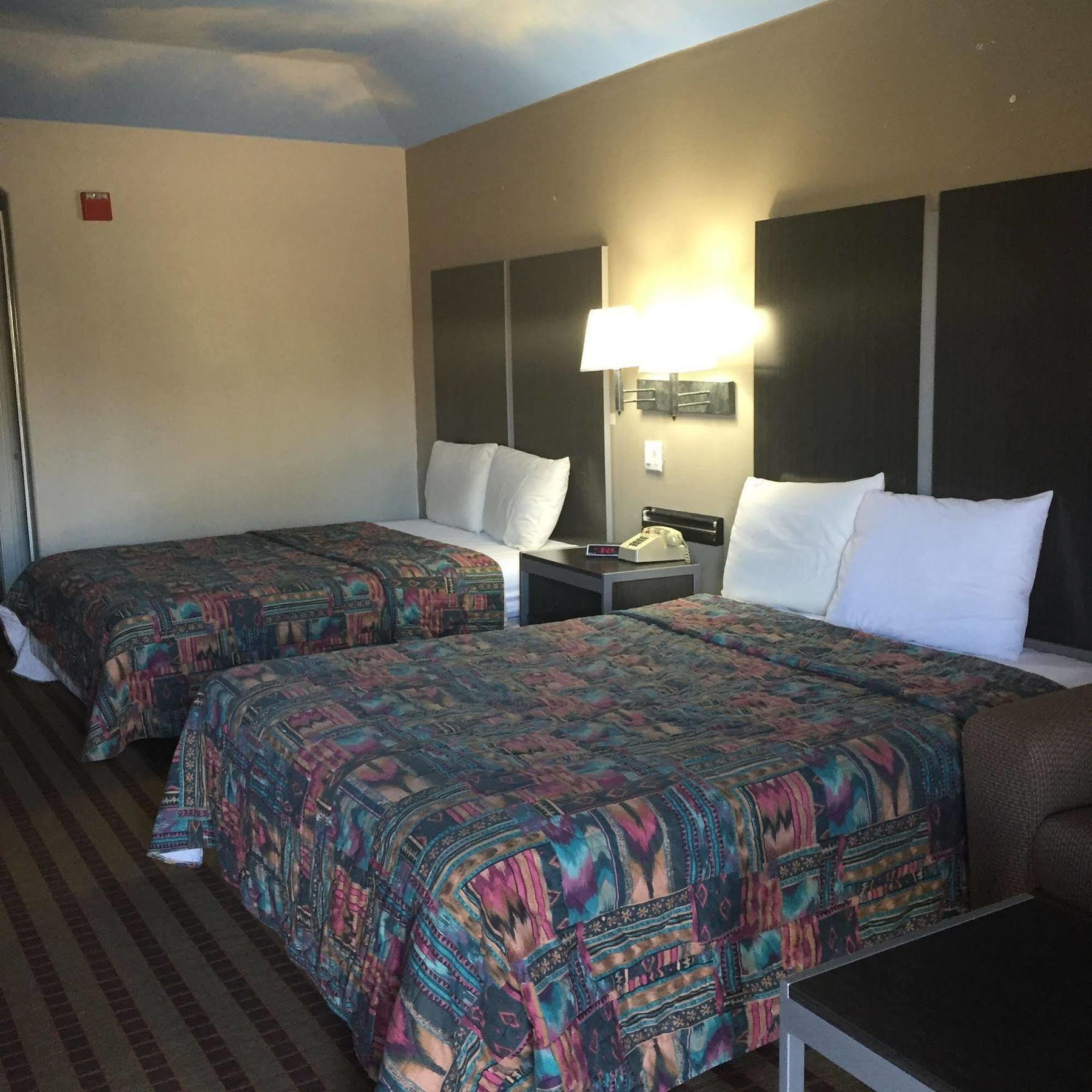 Camelot Inn And Suites Aldine Exterior foto